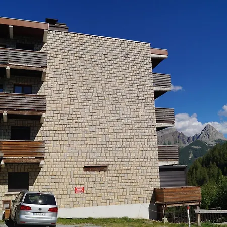 Chaleureux Pour 6 Personnes Proche Des Pistes - Fr-1-165a-74